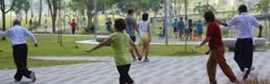 Tai Chi Chuan ontspant lichaam en geest, kalmeert het zenuwstelsel, maakt stijve gewrichten los, haalt de spanning uit de spieren en herstelt zowel het fysieke als het psychische evenwicht. Tai Chi Chuan ontspant lichaam en geest, kalmeert het zenuwstelsel, maakt stijve gewrichten los, haalt de spanning uit de spieren en herstelt zowel het fysieke als het psychische evenwicht.