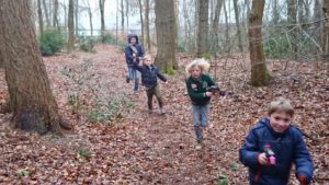 Kinderfeestje maart 2018 / lasergame in bos en in de zaal, daarna taart eten en kado`s uitpakken